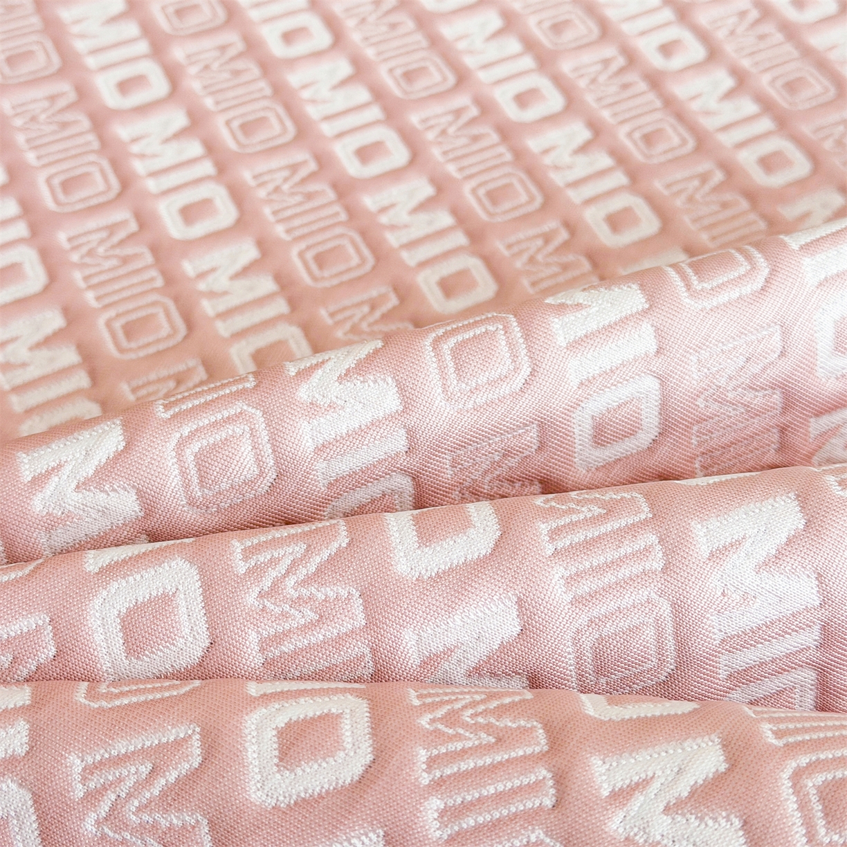 91家纺网 家纺一手货源 找家纺 源舍家纺 2026新款A类高端pe双面乙纶冰豆豆凉席空调软席摩登MIO系列（提供买家秀） 摩登MIO-粉 床席款