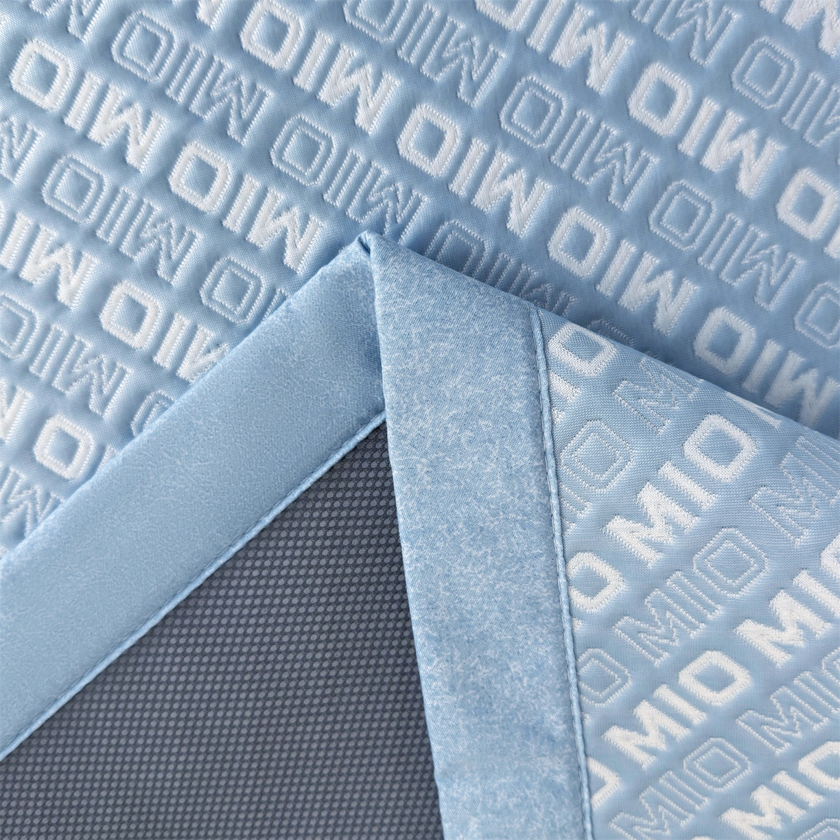 91家纺网 家纺一手货源 找家纺 源舍家纺 2026新款A类高端pe双面乙纶冰豆豆凉席空调软席摩登MIO系列（提供买家秀） 摩登MIO-蓝 床席款