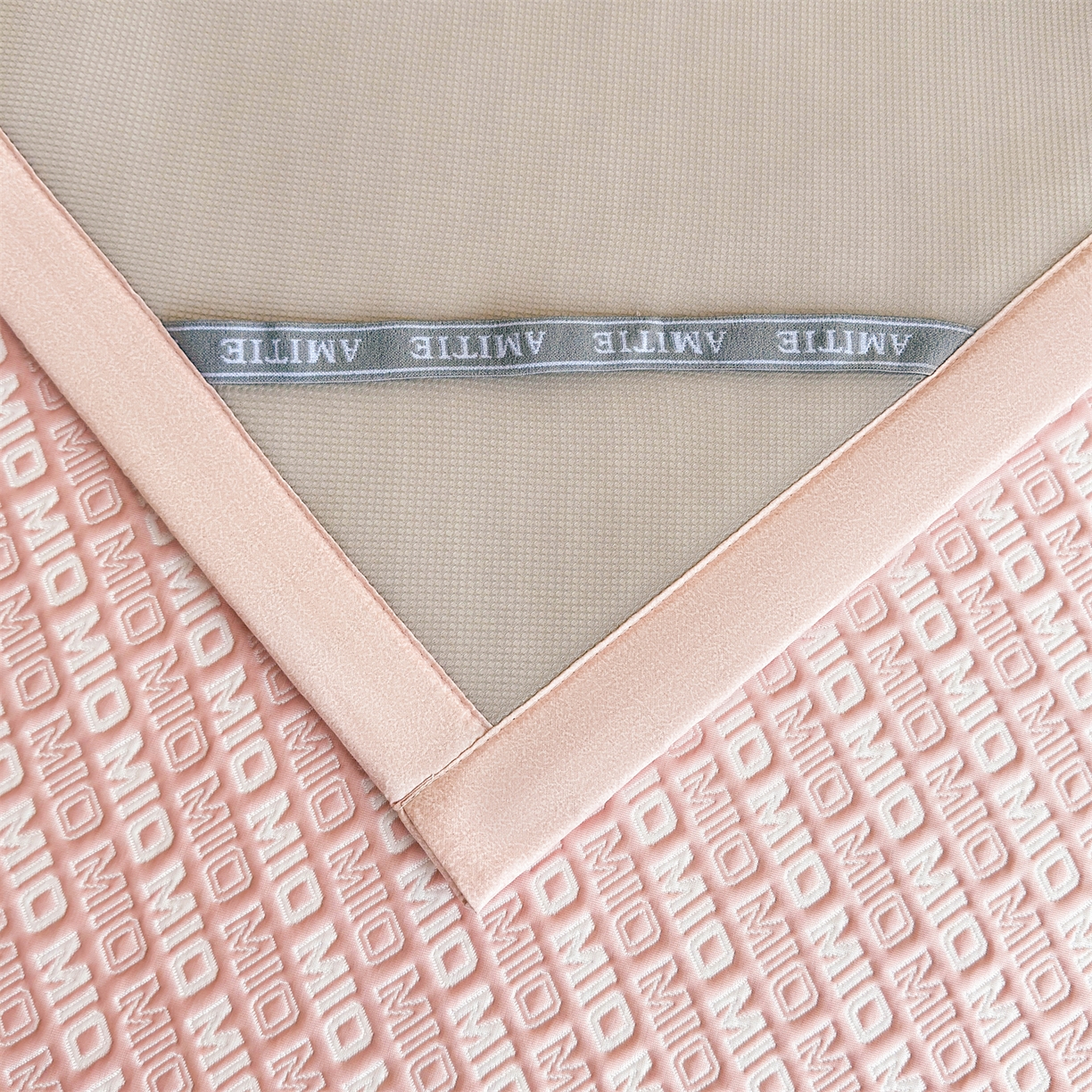 91家纺网 家纺一手货源 找家纺 源舍家纺 2026新款A类高端pe双面乙纶冰豆豆凉席空调软席摩登MIO系列（提供买家秀） 摩登MIO-粉 床席款