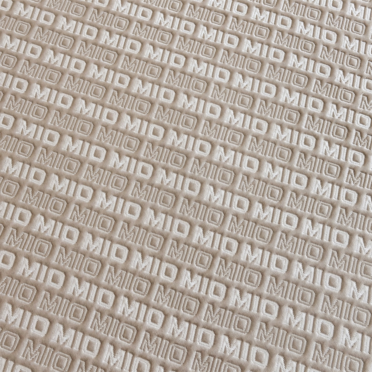 91家纺网 家纺一手货源 找家纺 源舍家纺 2026新款A类高端pe双面乙纶冰豆豆凉席空调软席摩登MIO系列（提供买家秀） 摩登MIO-卡其 床席款