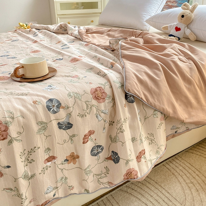 91家纺网 家纺一手货源 找家纺 畅畅家纺 2026新款A类水洗棉麻双层纱夏被夏凉被空调被四件套 夕颜