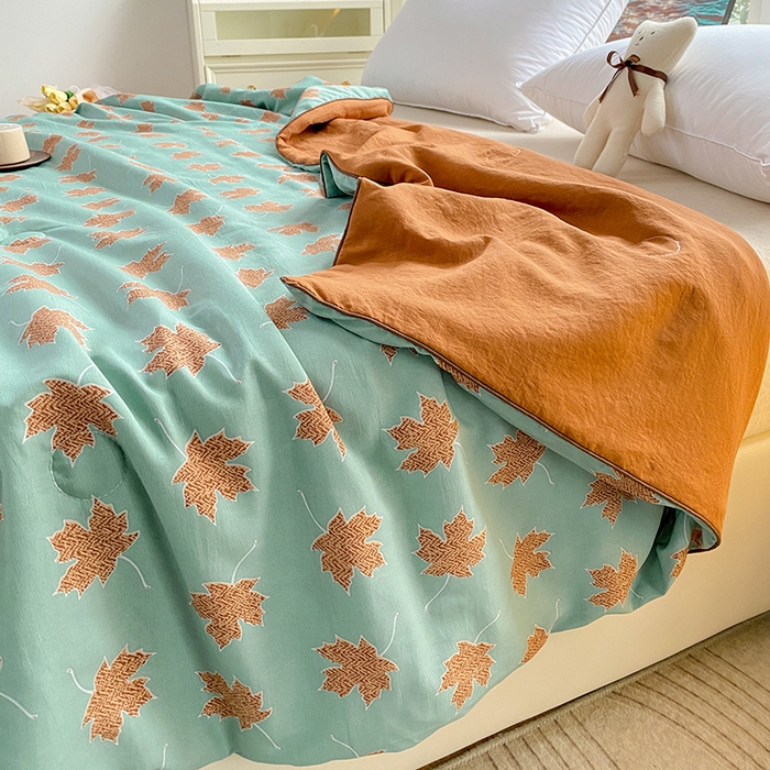 91家纺网 家纺一手货源 找家纺 畅畅家纺 2026新款A类水洗棉麻双层纱夏被夏凉被空调被四件套 枫叶