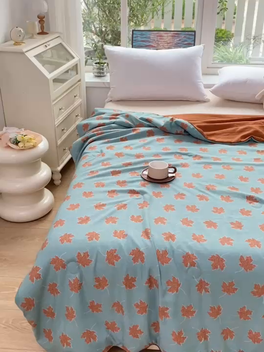 91家纺网 家纺一手货源 找家纺 畅畅家纺 2026新款A类水洗棉麻双层纱夏被夏凉被空调被四件套 枫叶