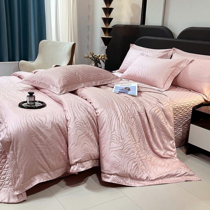 91家纺网 家纺一手货源 找家纺 畅畅家纺 2026新款高档100支长绒棉高定提花夹棉床盖纯色四件套 雅颂-粉