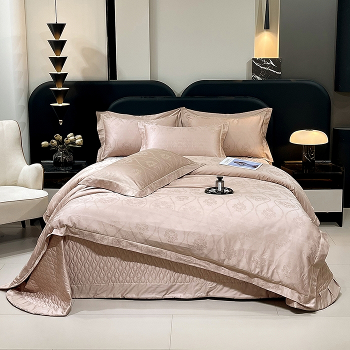 91家纺网 家纺一手货源 找家纺 畅畅家纺 2026新款高档100支长绒棉高定提花夹棉床盖纯色四件套 罗维娜-香槟