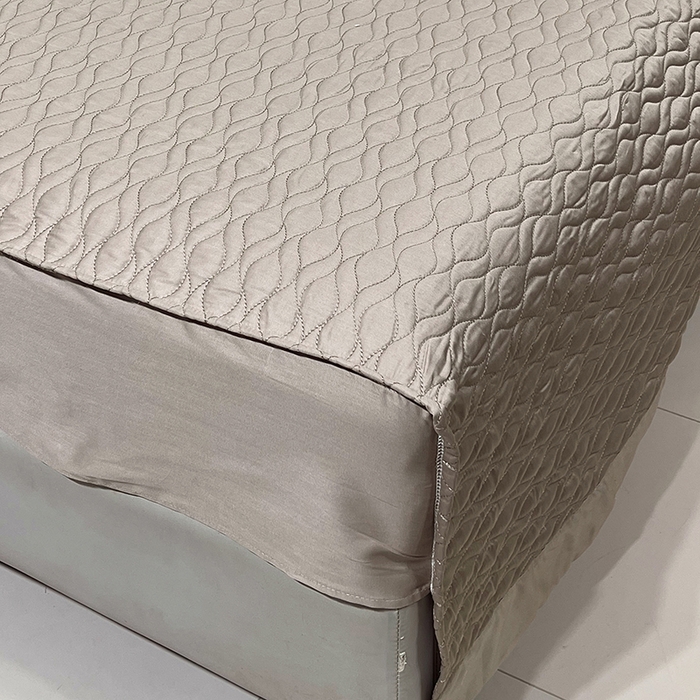 91家纺网 家纺一手货源 找家纺 畅畅家纺 2026新款高档100支长绒棉高定提花夹棉床盖纯色四件套 锦枝-咖