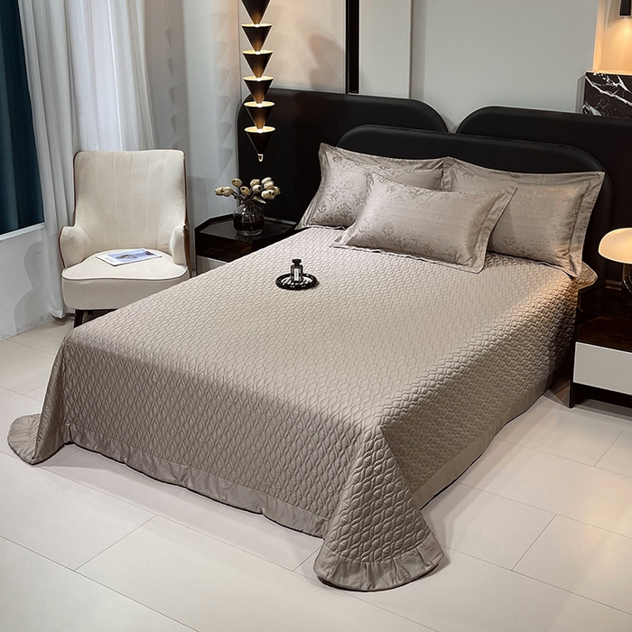 91家纺网 家纺一手货源 找家纺 畅畅家纺 2026新款高档100支长绒棉高定提花夹棉床盖纯色四件套 锦枝-咖