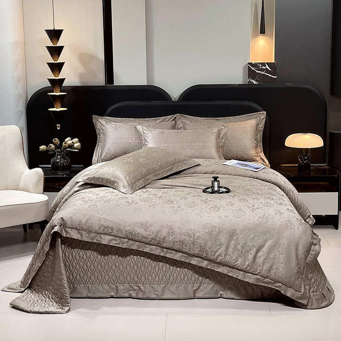 91家纺网 家纺一手货源 找家纺 畅畅家纺 2026新款高档100支长绒棉高定提花夹棉床盖纯色四件套 锦枝-咖