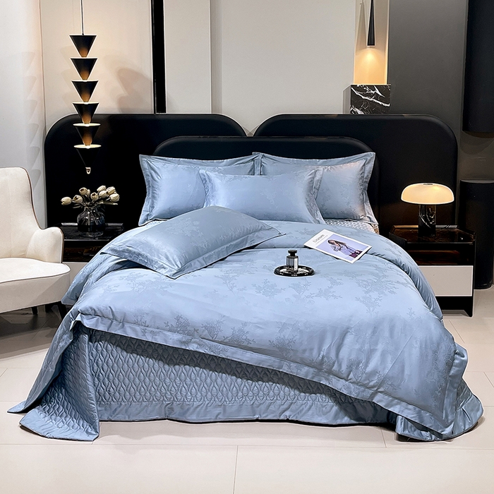 91家纺网 家纺一手货源 找家纺 畅畅家纺 2026新款高档100支长绒棉高定提花夹棉床盖纯色四件套 花屿间-兰