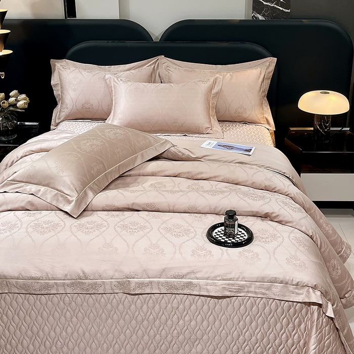 91家纺网 家纺一手货源 找家纺 畅畅家纺 2026新款高档100支长绒棉高定提花夹棉床盖纯色四件套 罗维娜-香槟