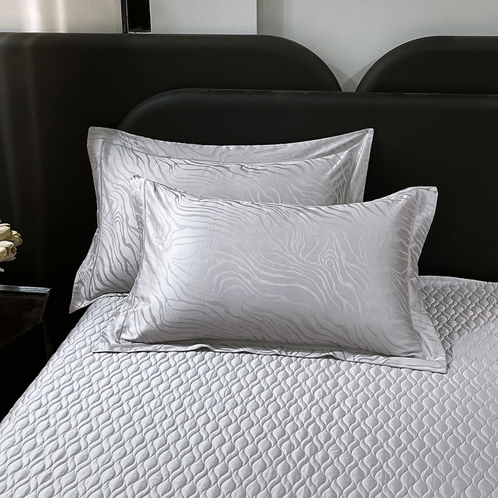 91家纺网 家纺一手货源 找家纺 畅畅家纺 2026新款高档100支长绒棉高定提花夹棉床盖纯色四件套 雅颂-灰