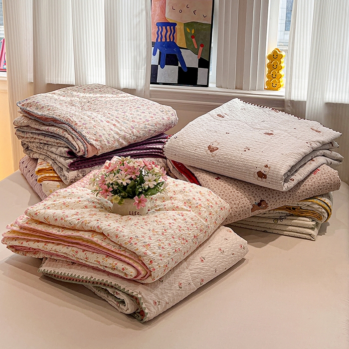 91家纺网 家纺一手货源 找家纺 （总）一比一家纺 2026春夏新款三角针泡芙纱夏被夏凉被空调被四件套