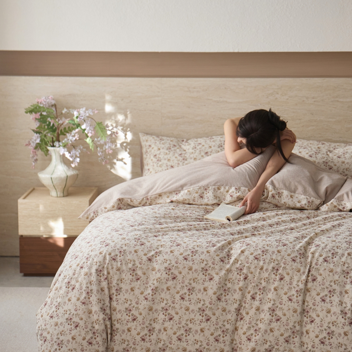 91家纺网 家纺一手货源 找家纺 亿梵家居 2026春夏新款A类棉麻印花四件套 红唇之吻