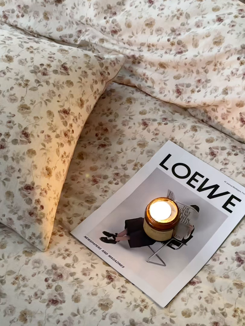 91家纺网 家纺一手货源 找家纺 亿梵家居 2026春夏新款A类棉麻印花四件套 红唇之吻