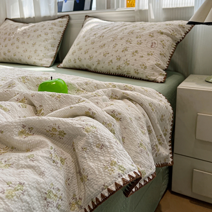 91家纺网 家纺一手货源 找家纺 一比一家纺 2026春夏新款三角针泡芙纱夏被夏凉被空调被四件套 三角针夏被-春日小兔