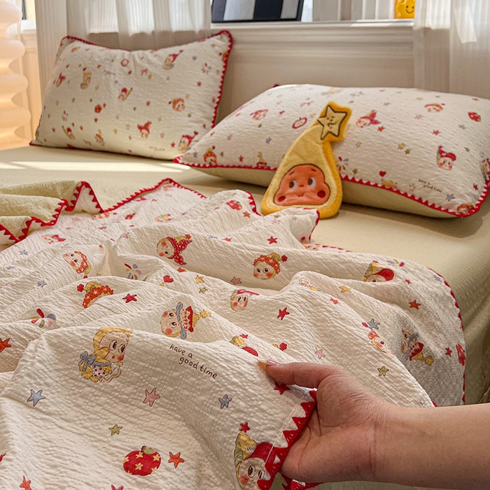 91家纺网 家纺一手货源 找家纺 一比一家纺 2026春夏新款三角针泡芙纱夏被夏凉被空调被四件套 三角针夏被-蛋糕星人