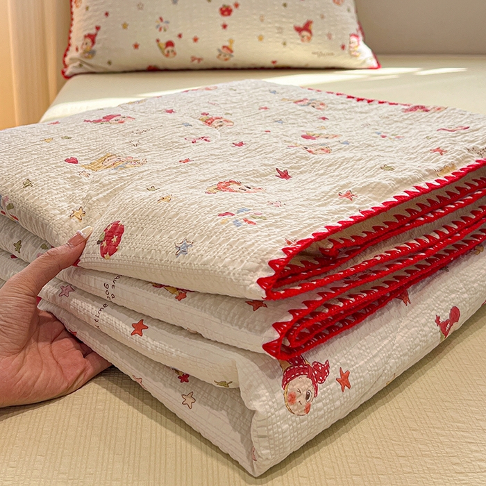 91家纺网 家纺一手货源 找家纺 一比一家纺 2026春夏新款三角针泡芙纱夏被夏凉被空调被四件套 三角针夏被-蛋糕星人