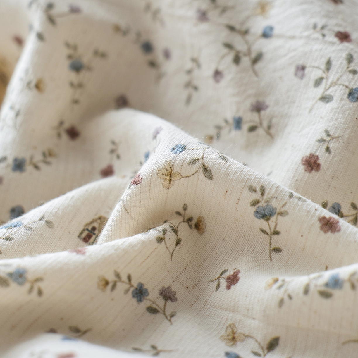 91家纺网 家纺一手货源 找家纺 亿梵家居 2026春夏新款A类棉麻印花四件套 花间小屋