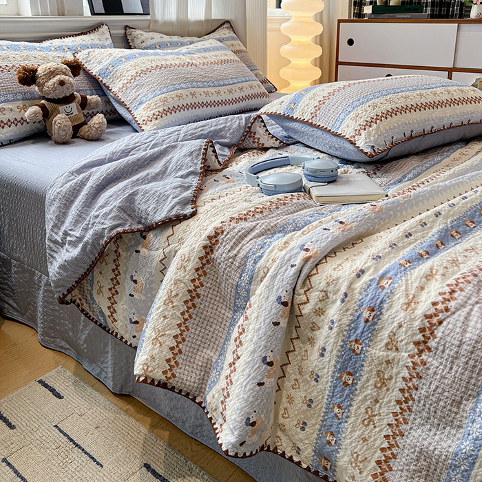 91家纺网 家纺一手货源 找家纺 一比一家纺 2026春夏新款三角针泡芙纱夏被夏凉被空调被四件套 三角针夏被-费尔岛蓝