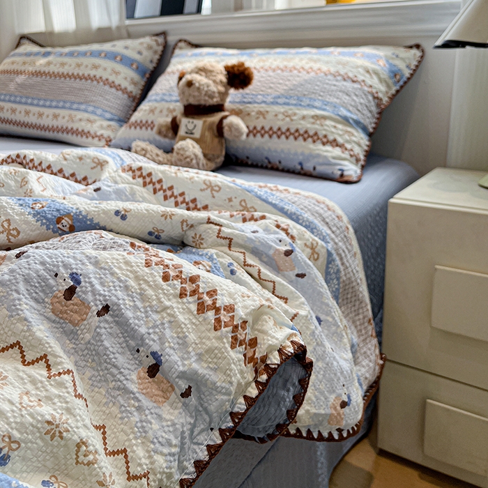 91家纺网 家纺一手货源 找家纺 一比一家纺 2026春夏新款三角针泡芙纱夏被夏凉被空调被四件套 三角针夏被-费尔岛蓝