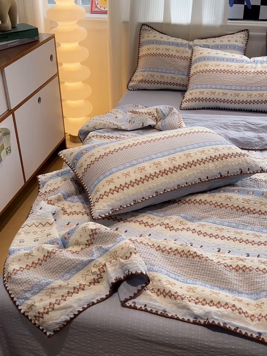 91家纺网 家纺一手货源 找家纺 一比一家纺 2026春夏新款三角针泡芙纱夏被夏凉被空调被四件套 三角针夏被-费尔岛蓝