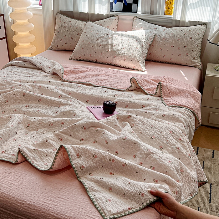 一比一家纺 2026春夏新款三角针泡芙纱夏被夏凉被空调被四件套 三角针夏被-粉雾小花