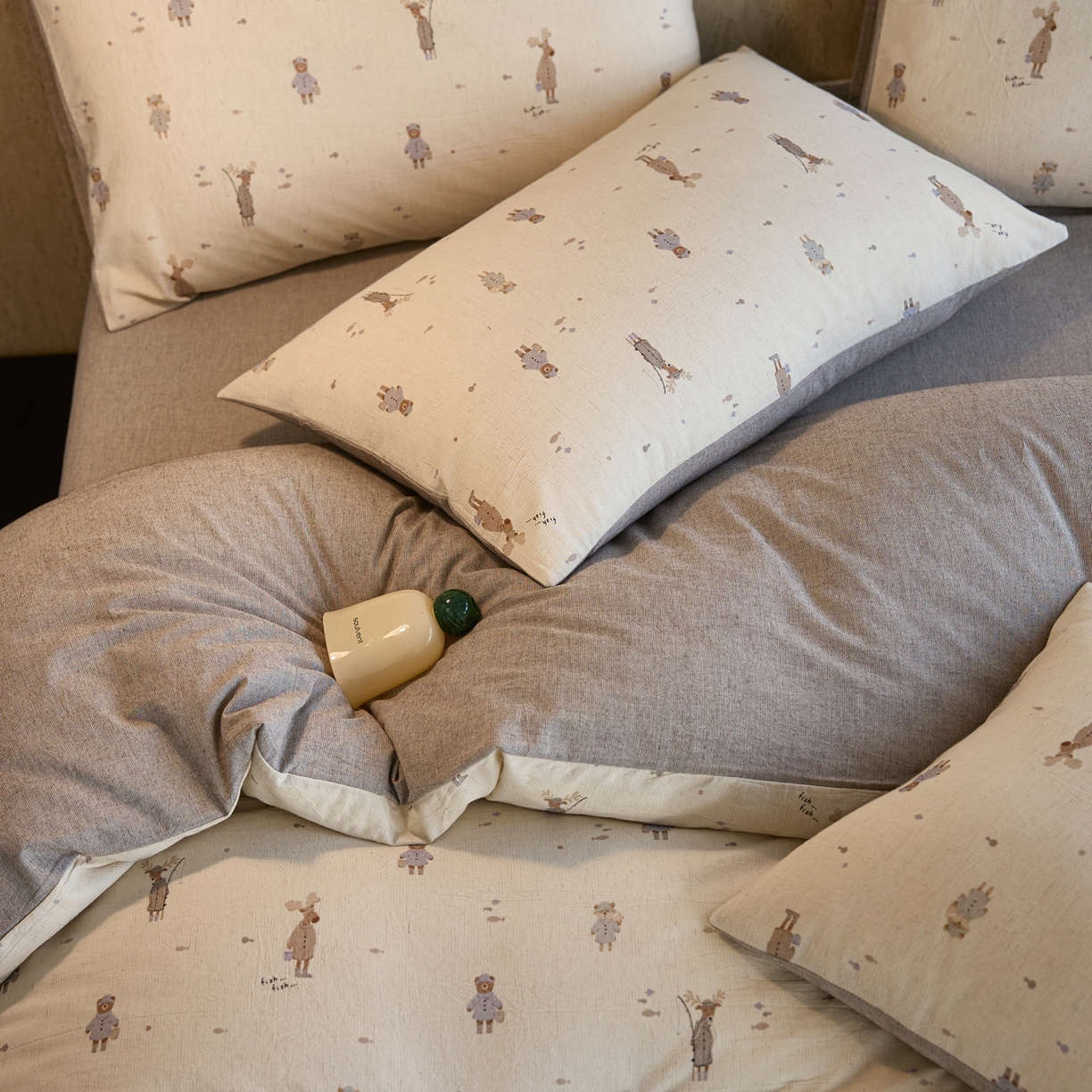 91家纺网 家纺一手货源 找家纺 亿梵家居 2026春夏新款A类棉麻印花四件套 假日乐园