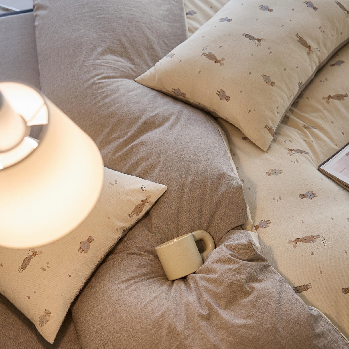 91家纺网 家纺一手货源 找家纺 亿梵家居 2026春夏新款A类棉麻印花四件套 假日乐园