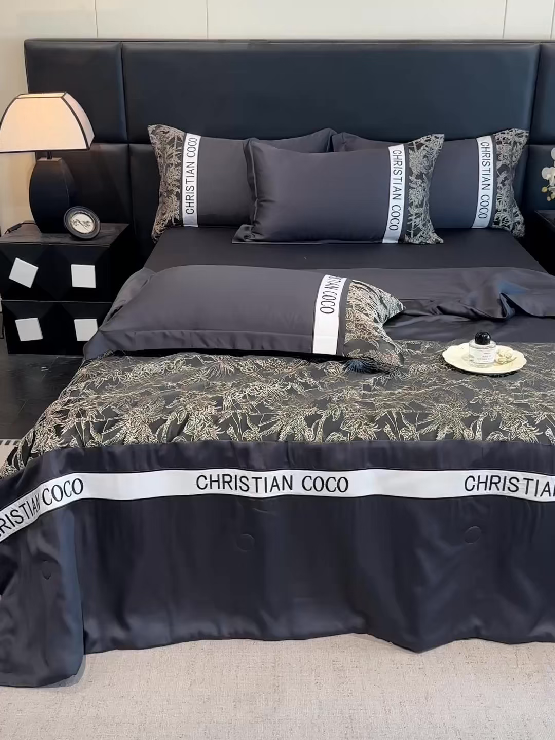 91家纺网 家纺一手货源 找家纺 苏源家居 2026新款轻奢水洗天丝刺绣拼接浮雕夏被夏凉被空调被四件套-梦境 梦境-耀黑