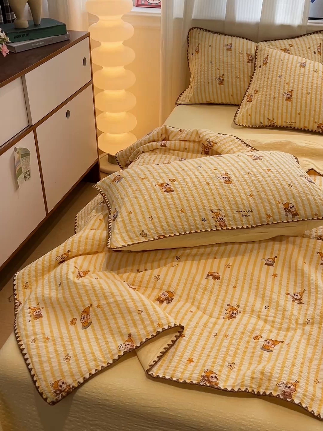 91家纺网 家纺一手货源 找家纺 一比一家纺 2026春夏新款三角针泡芙纱夏被夏凉被空调被四件套 三角针夏被-哈喽星人