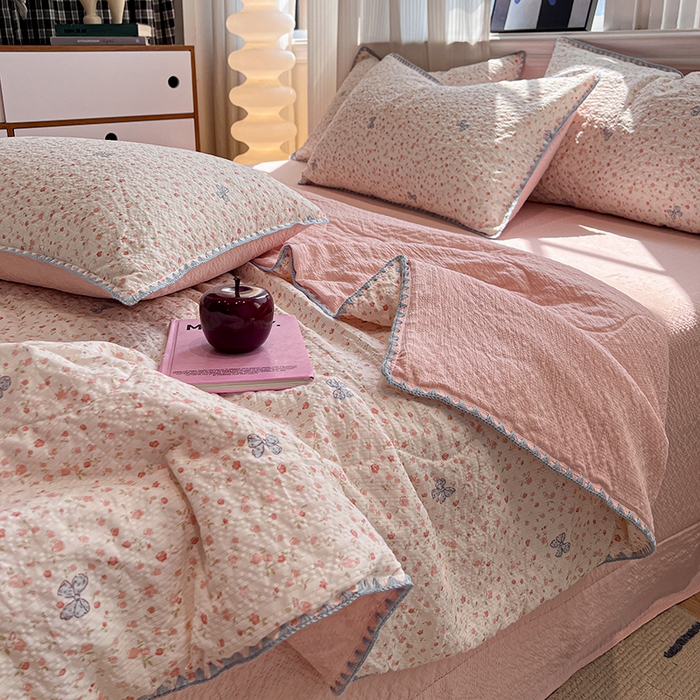 91家纺网 家纺一手货源 找家纺 一比一家纺 2026春夏新款三角针泡芙纱夏被夏凉被空调被四件套 三角针夏被-赫拉花园