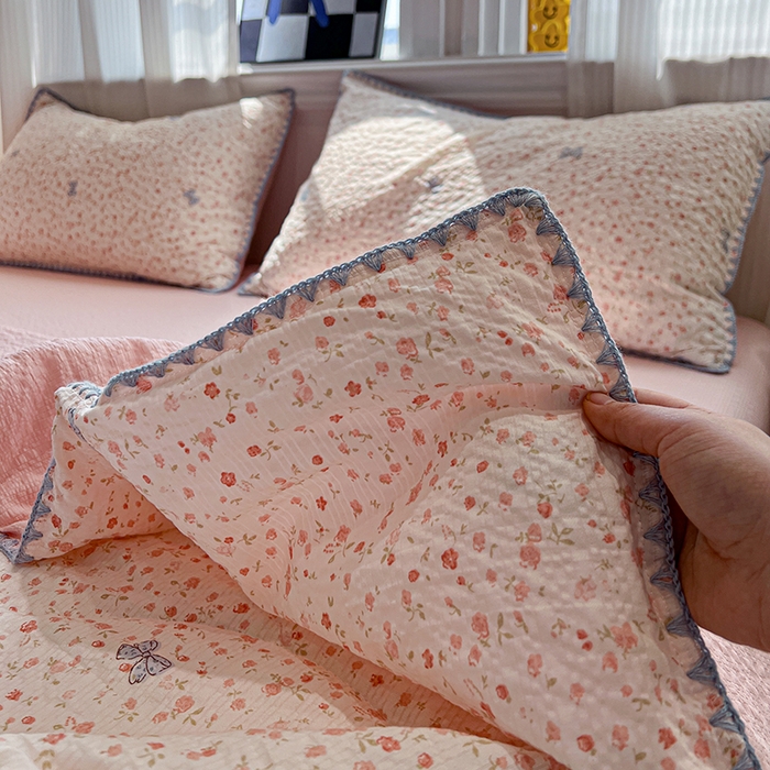 91家纺网 家纺一手货源 找家纺 一比一家纺 2026春夏新款三角针泡芙纱夏被夏凉被空调被四件套 三角针夏被-赫拉花园