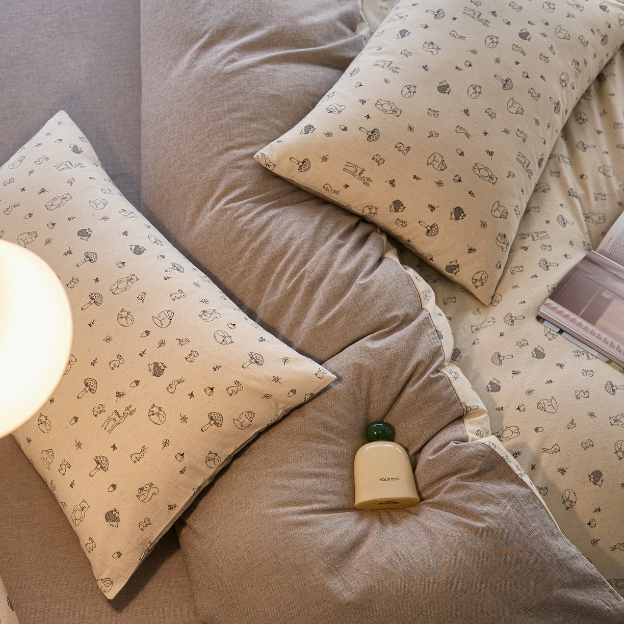 91家纺网 家纺一手货源 找家纺 亿梵家居 2026春夏新款A类棉麻印花四件套 奇妙森林