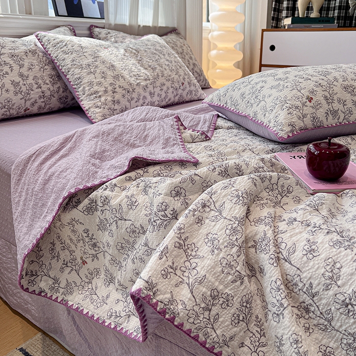 91家纺网 家纺一手货源 找家纺 一比一家纺 2026春夏新款三角针泡芙纱夏被夏凉被空调被四件套 三角针夏被-花影