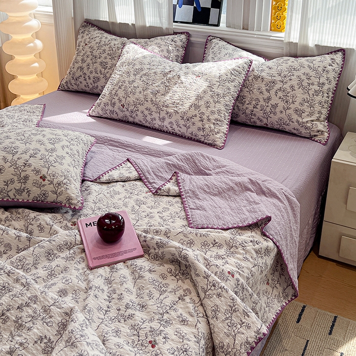 91家纺网 家纺一手货源 找家纺 一比一家纺 2026春夏新款三角针泡芙纱夏被夏凉被空调被四件套 三角针夏被-花影