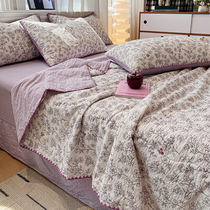 91家纺网 家纺一手货源 找家纺 一比一家纺 2026春夏新款三角针泡芙纱夏被夏凉被空调被四件套 三角针夏被-花影