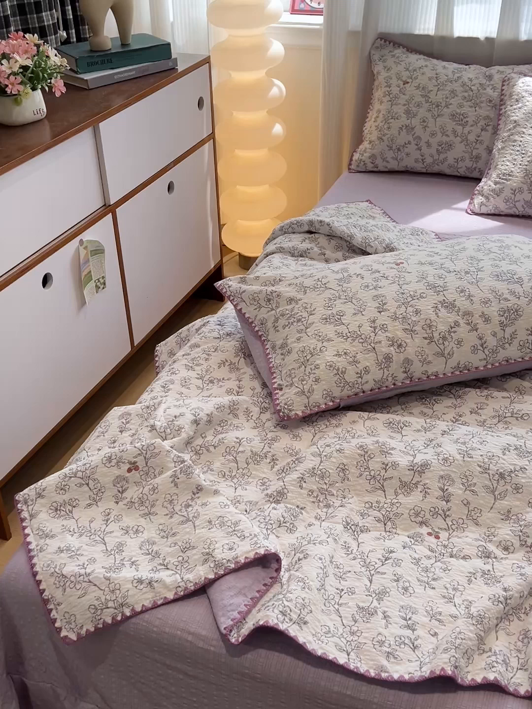 91家纺网 家纺一手货源 找家纺 一比一家纺 2026春夏新款三角针泡芙纱夏被夏凉被空调被四件套 三角针夏被-花影