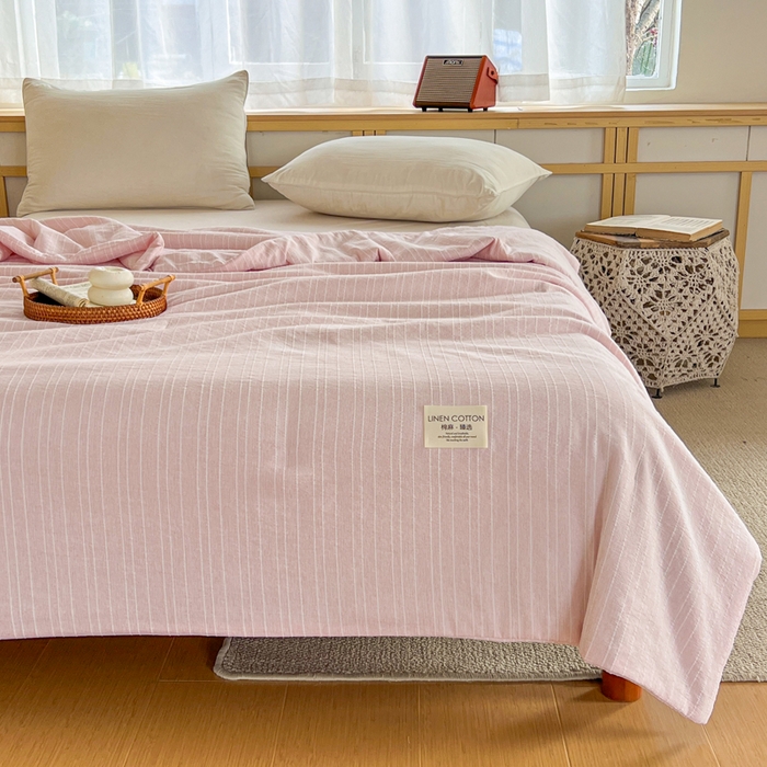 91家纺网 家纺一手货源 找家纺 库里梦家纺 2026春夏新款色织提花棉麻夏被夏凉被空调被四件套 贴标款条纹-粉