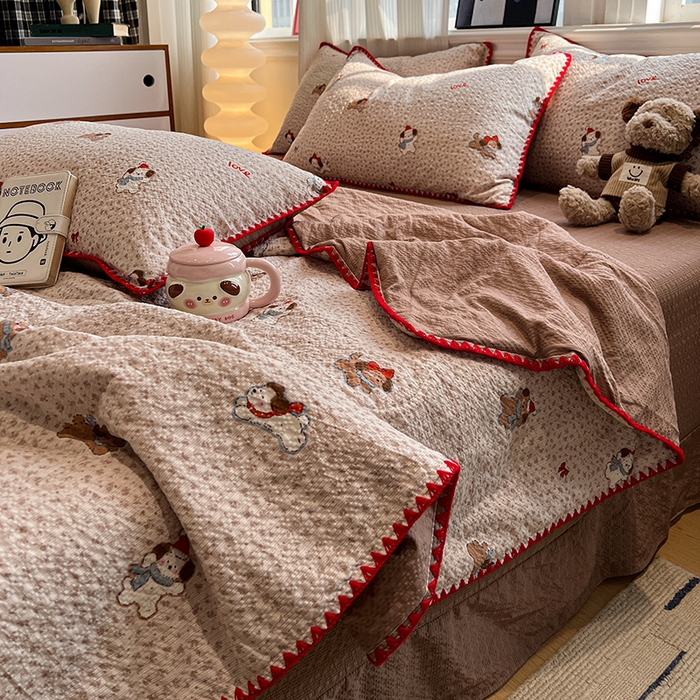 91家纺网 家纺一手货源 找家纺 一比一家纺 2026春夏新款三角针泡芙纱夏被夏凉被空调被四件套 三角针夏被-欢乐时光