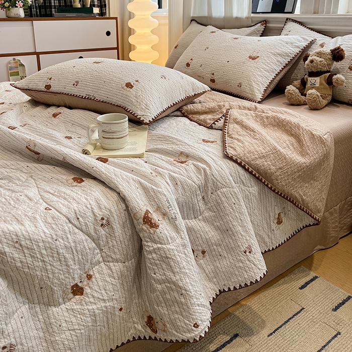 91家纺网 家纺一手货源 找家纺 一比一家纺 2026春夏新款三角针泡芙纱夏被夏凉被空调被四件套 三角针夏被-欢乐修狗