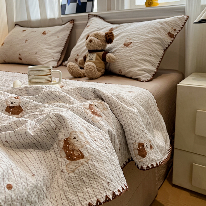 91家纺网 家纺一手货源 找家纺 一比一家纺 2026春夏新款三角针泡芙纱夏被夏凉被空调被四件套 三角针夏被-欢乐修狗