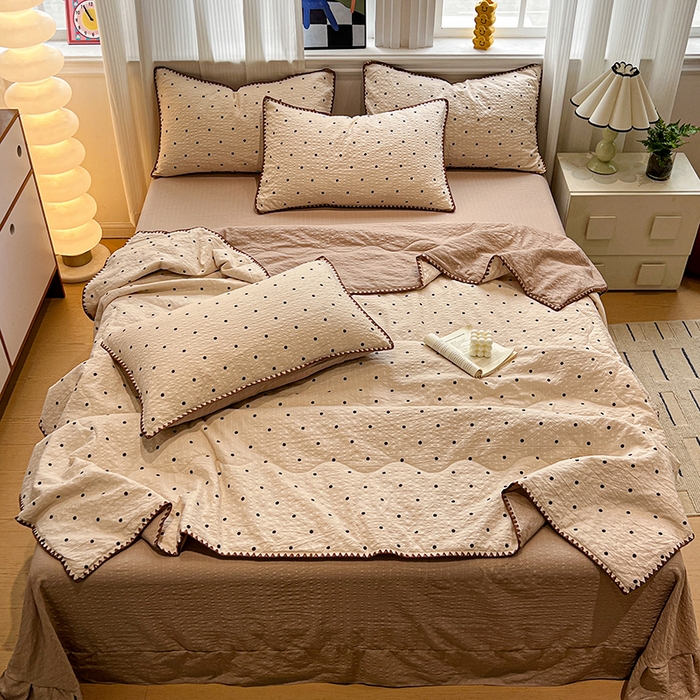 91家纺网 家纺一手货源 找家纺 一比一家纺 2026春夏新款三角针泡芙纱夏被夏凉被空调被四件套 三角针夏被-焦糖豆豆