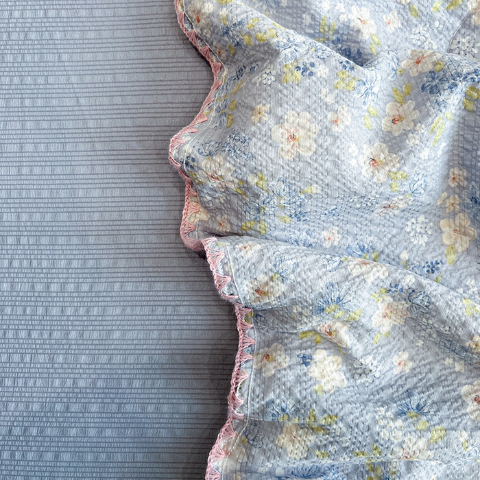 91家纺网 家纺一手货源 找家纺 一比一家纺 2026春夏新款三角针泡芙纱夏被夏凉被空调被四件套 三角针夏被-蓝樱