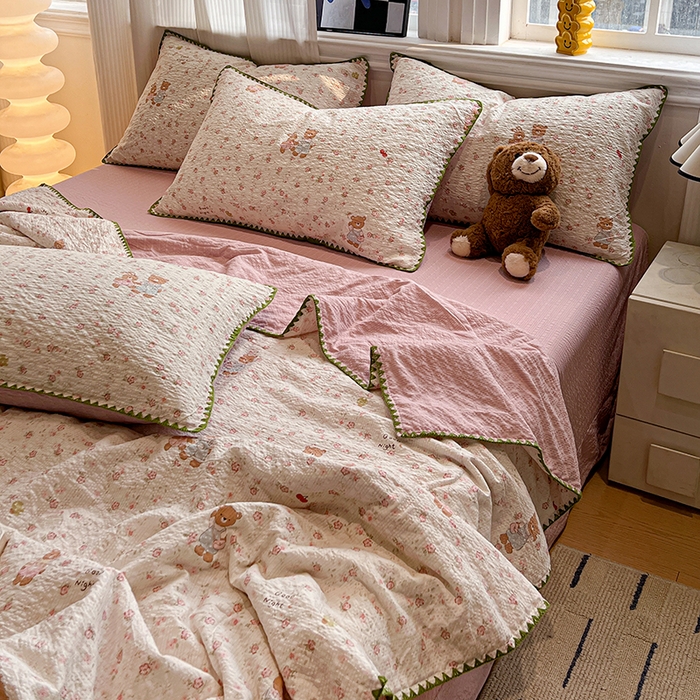 91家纺网 家纺一手货源 找家纺 一比一家纺 2026春夏新款三角针泡芙纱夏被夏凉被空调被四件套 三角针夏被-浪漫满屋