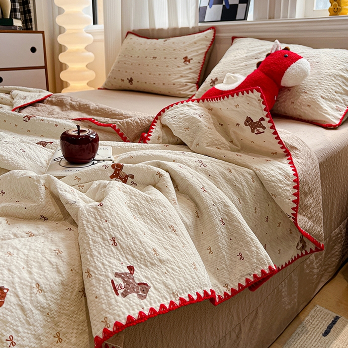 91家纺网 家纺一手货源 找家纺 一比一家纺 2026春夏新款三角针泡芙纱夏被夏凉被空调被四件套 三角针夏被-梦幻小马