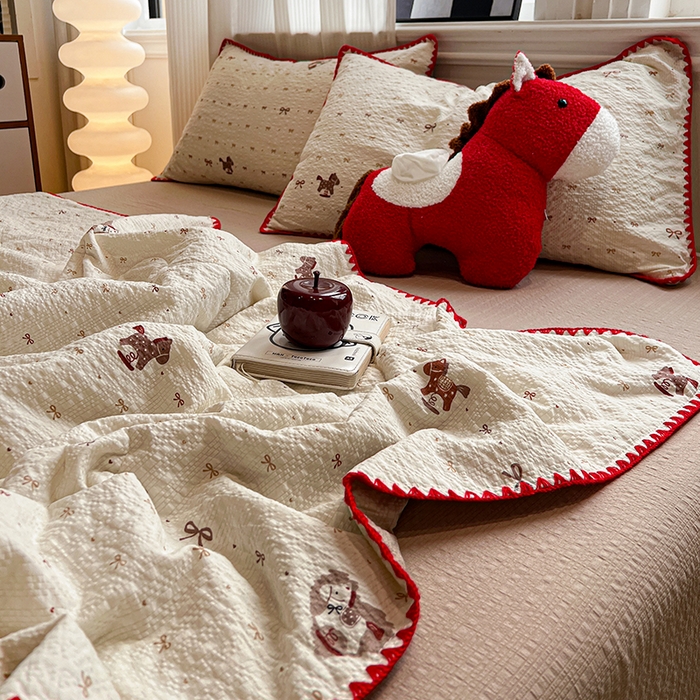 91家纺网 家纺一手货源 找家纺 一比一家纺 2026春夏新款三角针泡芙纱夏被夏凉被空调被四件套 三角针夏被-梦幻小马