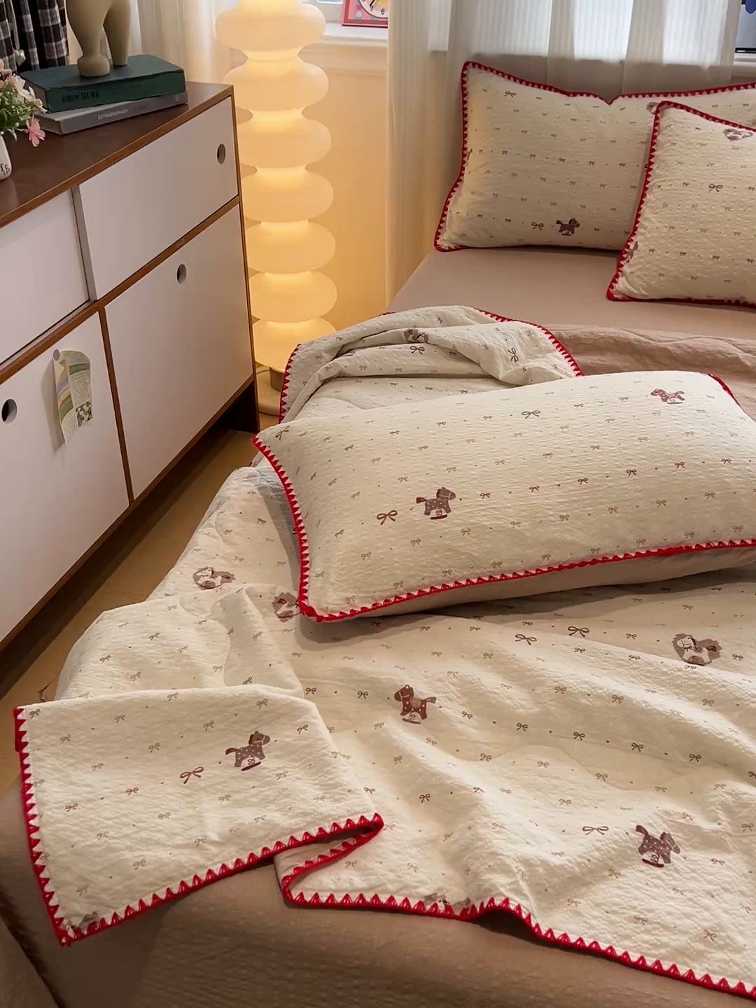 91家纺网 家纺一手货源 找家纺 一比一家纺 2026春夏新款三角针泡芙纱夏被夏凉被空调被四件套 三角针夏被-梦幻小马