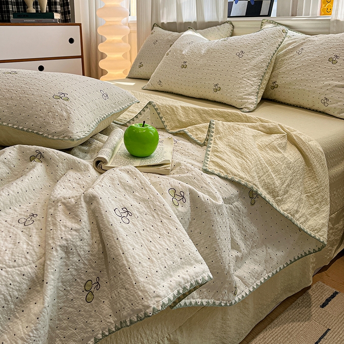 91家纺网 家纺一手货源 找家纺 一比一家纺 2026春夏新款三角针泡芙纱夏被夏凉被空调被四件套 三角针夏被-青色樱桃