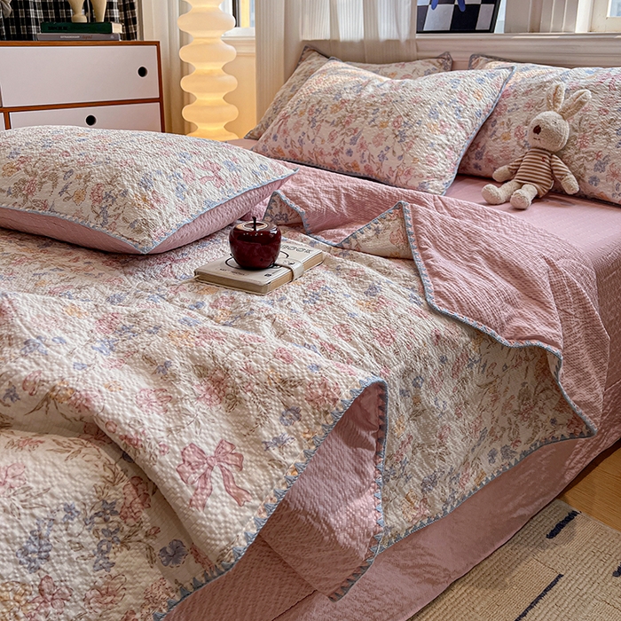 91家纺网 家纺一手货源 找家纺 一比一家纺 2026春夏新款三角针泡芙纱夏被夏凉被空调被四件套 三角针夏被-诗意柔