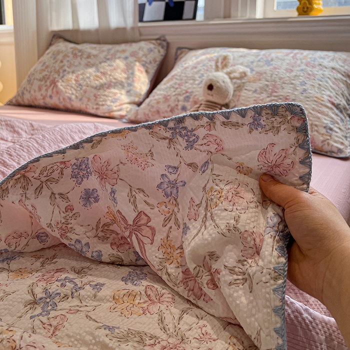 91家纺网 家纺一手货源 找家纺 一比一家纺 2026春夏新款三角针泡芙纱夏被夏凉被空调被四件套 三角针夏被-诗意柔